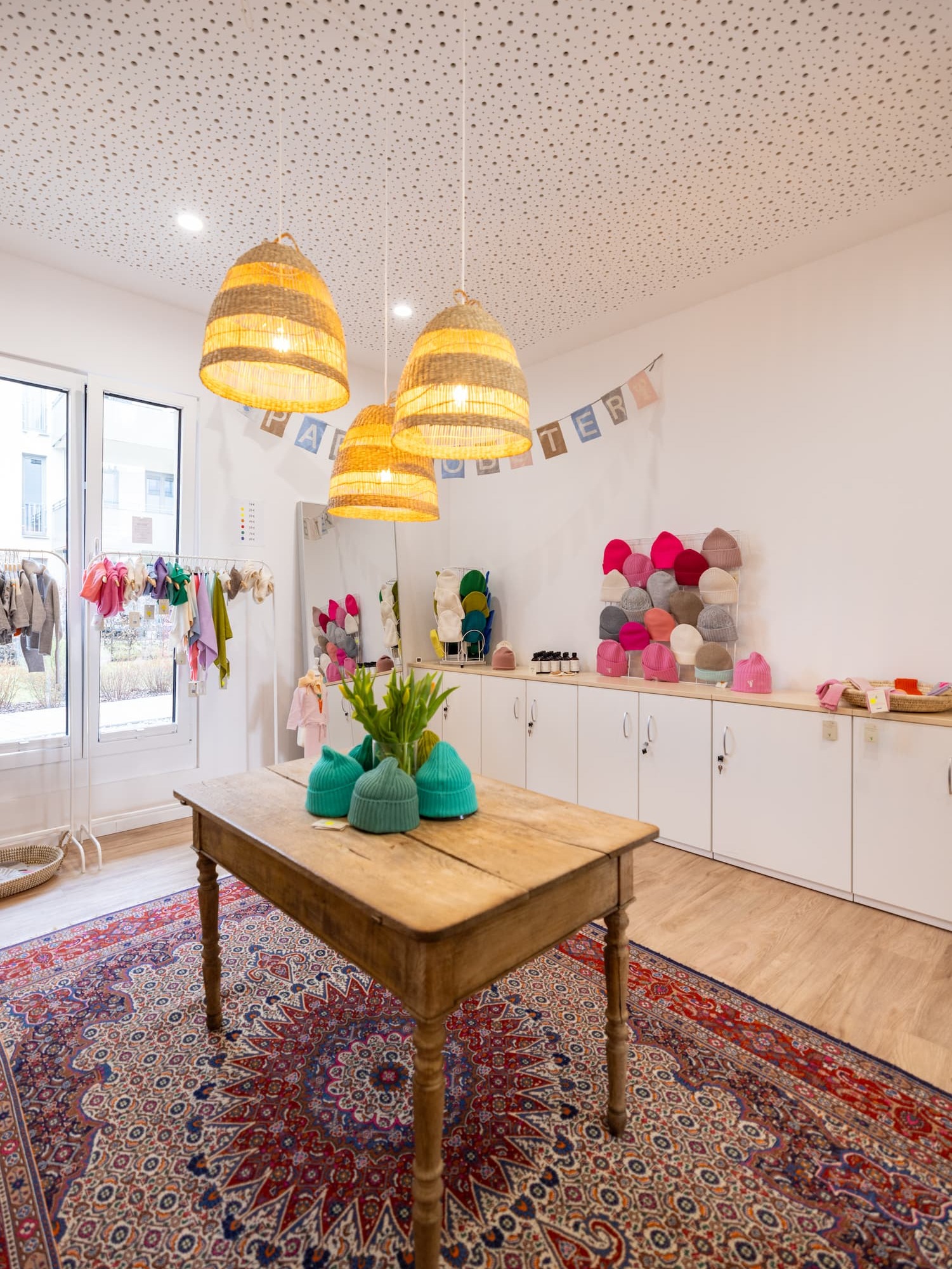 PAPA LOBSTER Atelier Insta Live Sample Sale