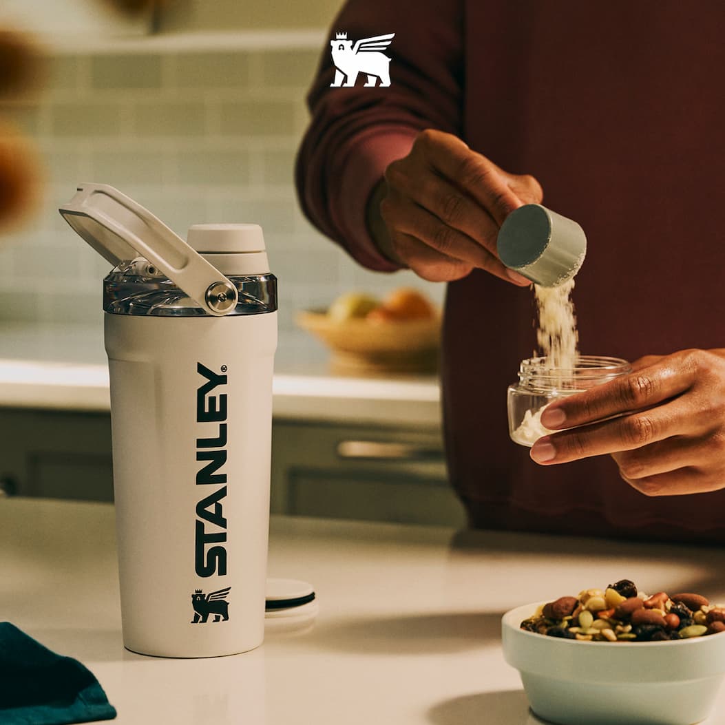 Stanley 1913 | The Vitalize™ Shaker Bottle | 20 OZ