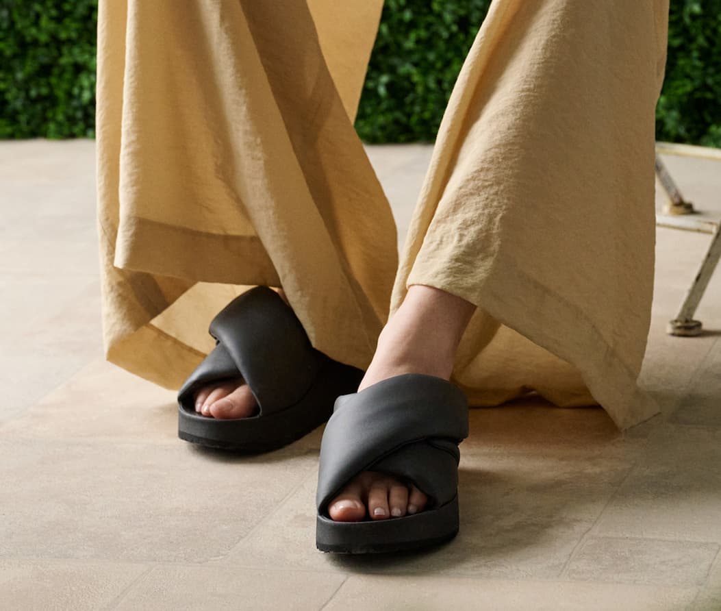 Theda_Cross_Strap