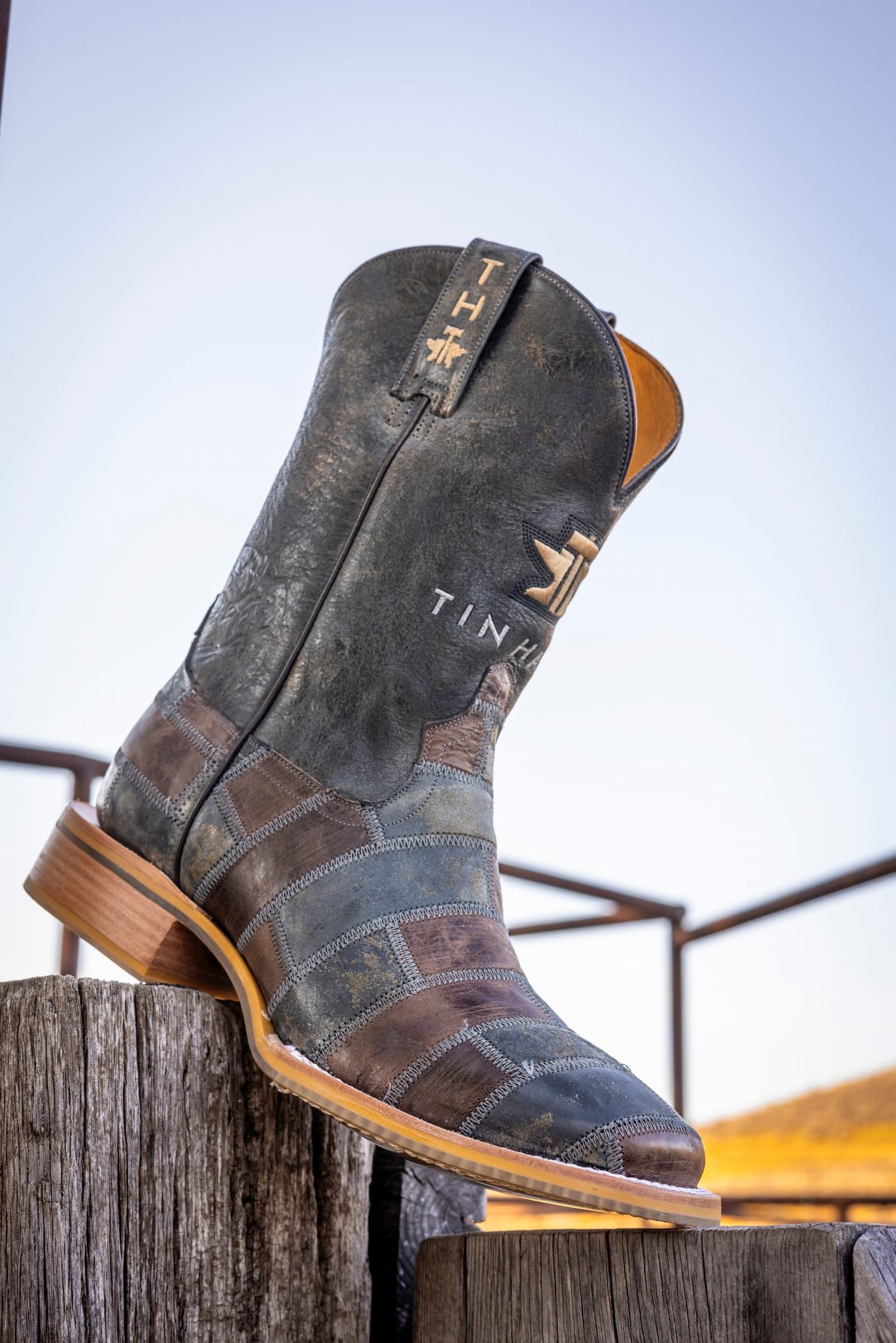 Mens The Gambler With Card Shuffle Sole – Tin Haul