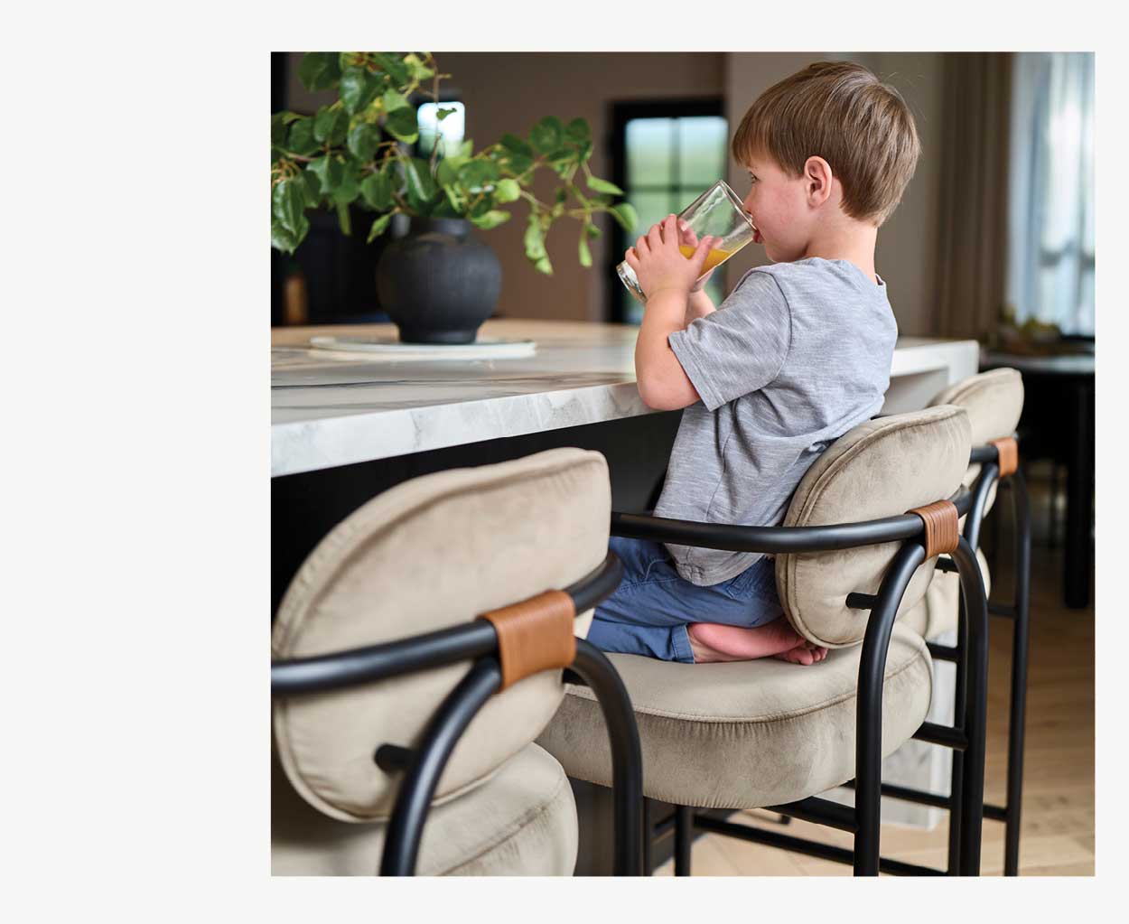Arches Counter Stool in Mushroom Velvet 