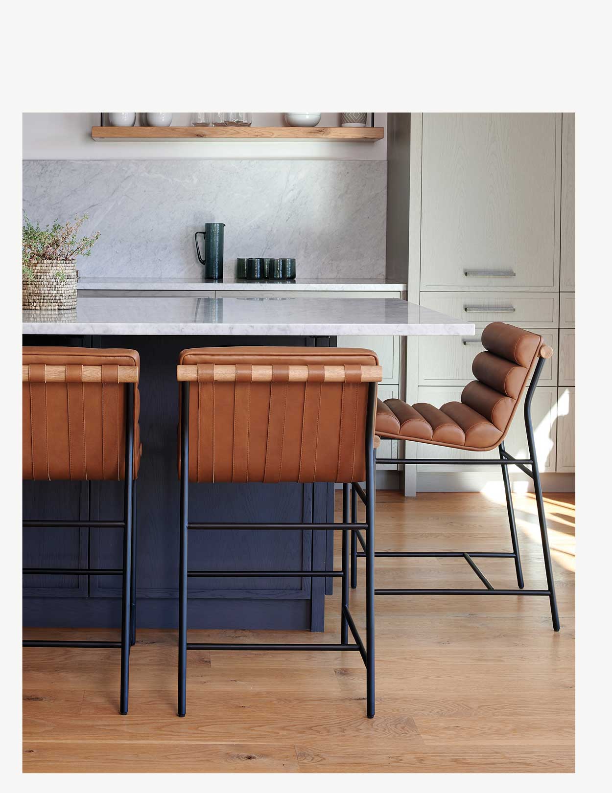 Vail Stool in Saddle Leather