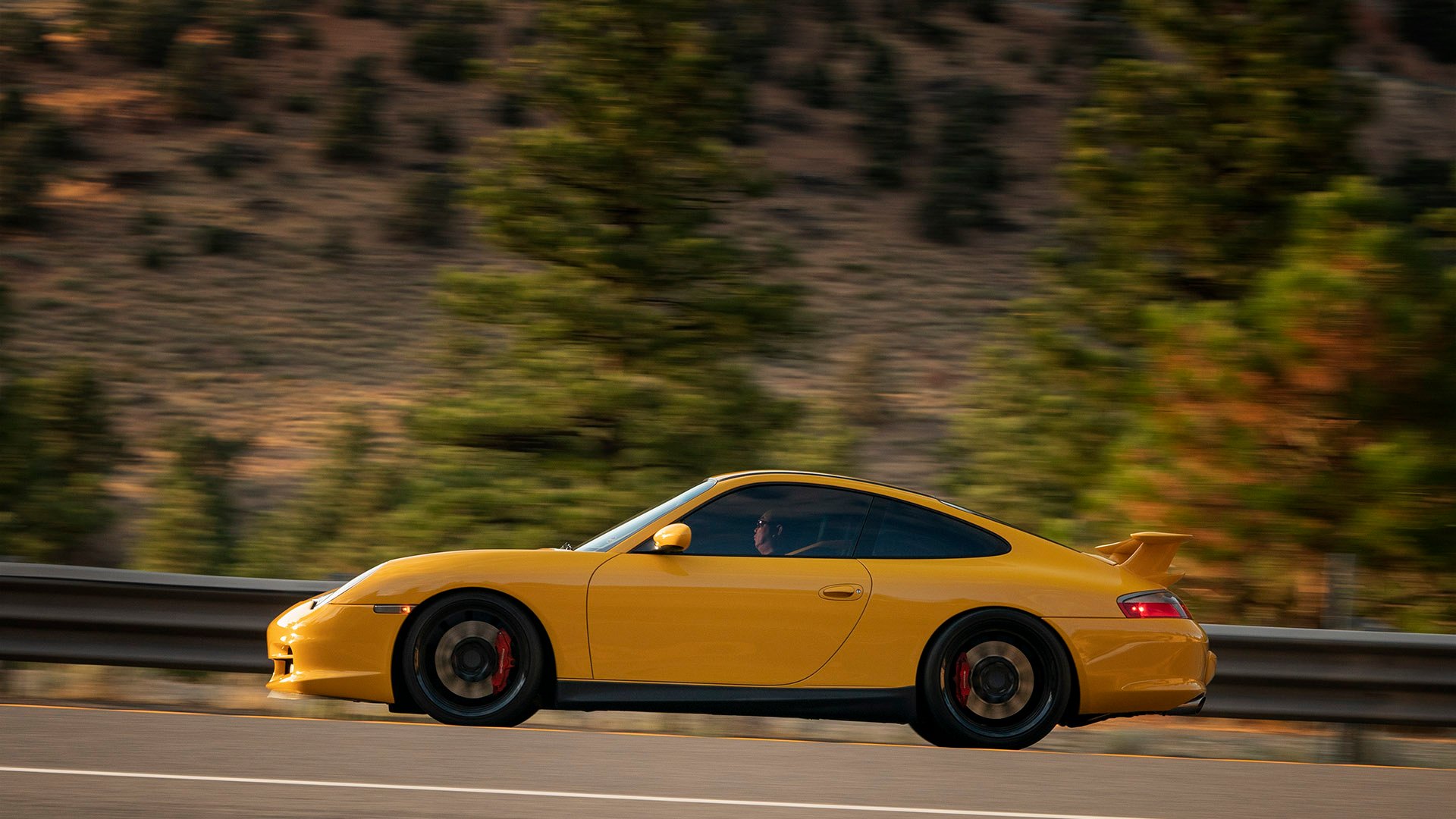Speed Yellow in the Sierra Nevada – 996 Porsche 911 GT3