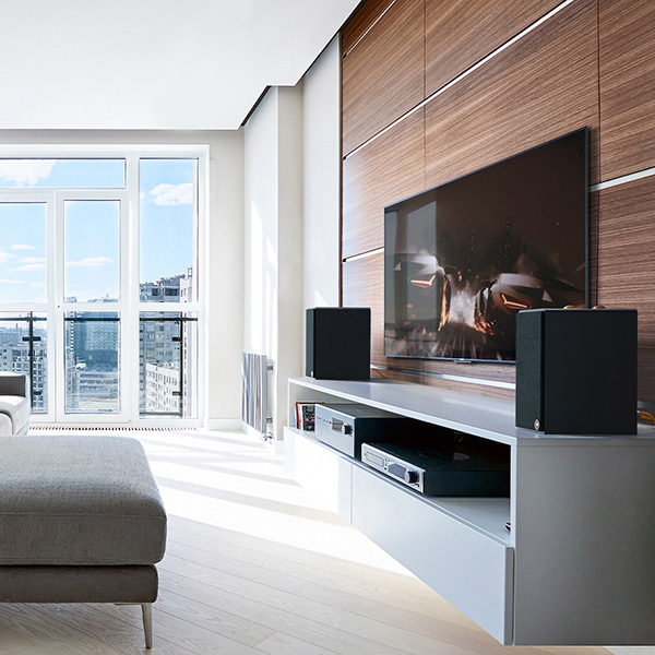 Bookshelf & Powered Speakers