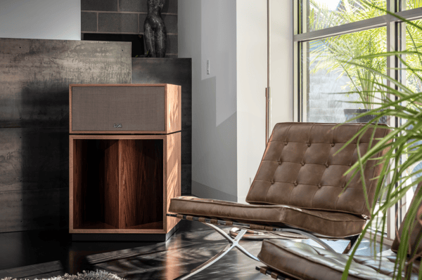 LaScala-AW-in-modern-listening-room_2000x2000 (1)