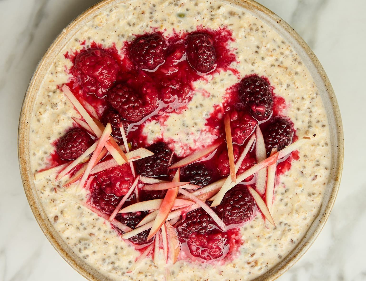 10-Minute Berry Overnight Oats