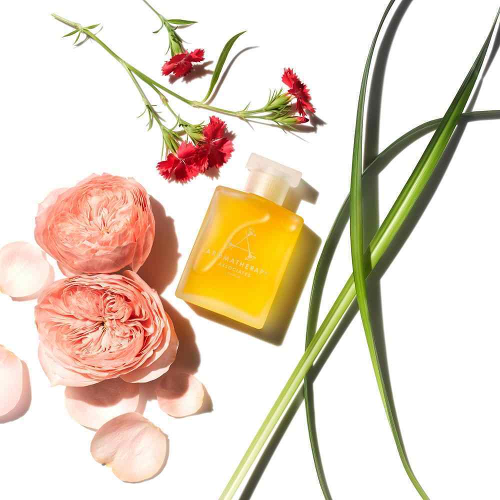 Reveal Skin Ritual I Oil to Foam Cleanser I Aromatherapy Associates I 2025