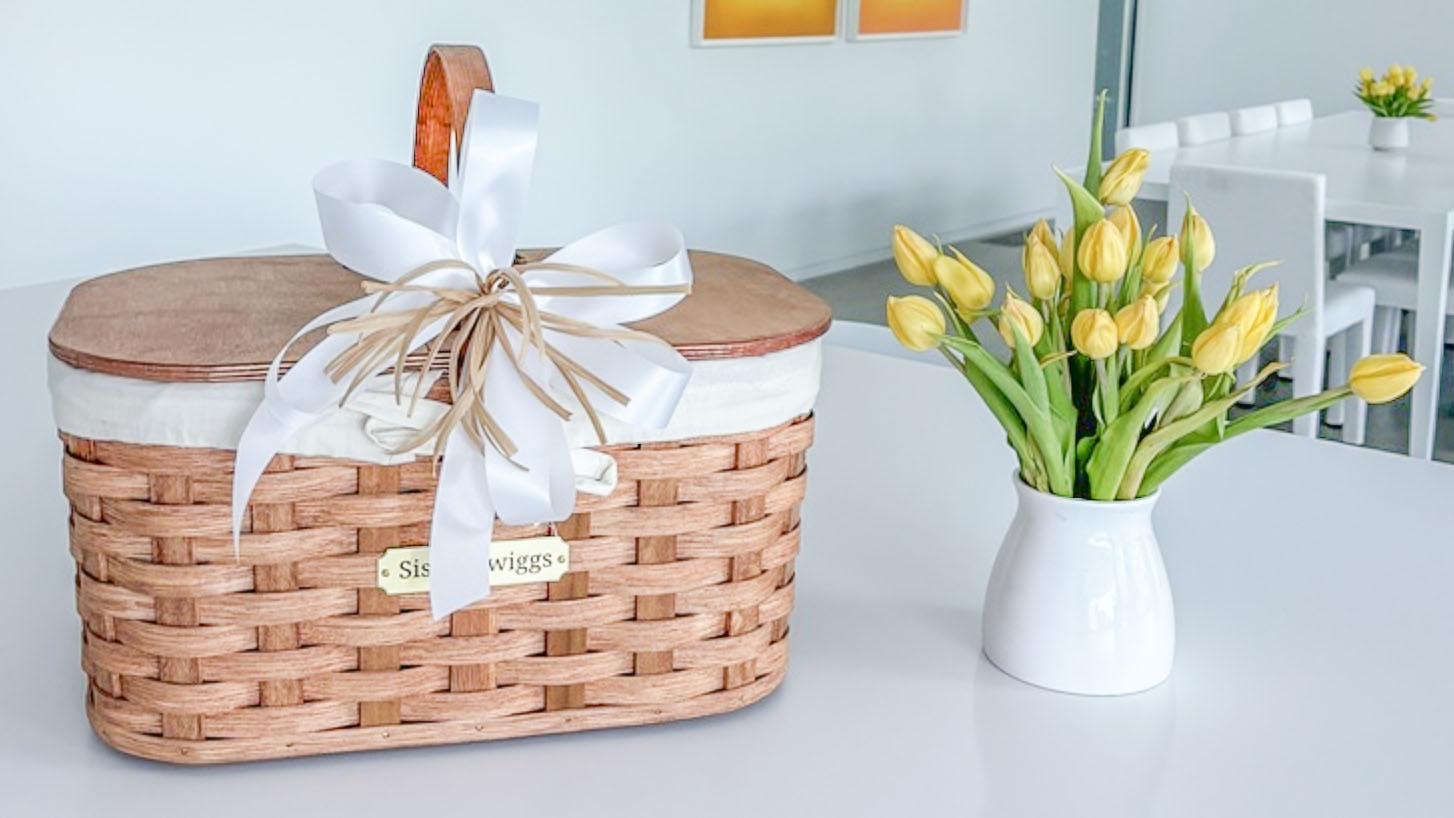 Medium Wicker Picnic Basket