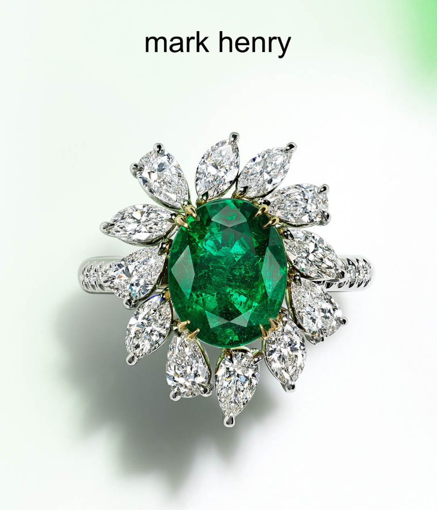 Grand Dahlia Emerald Ring