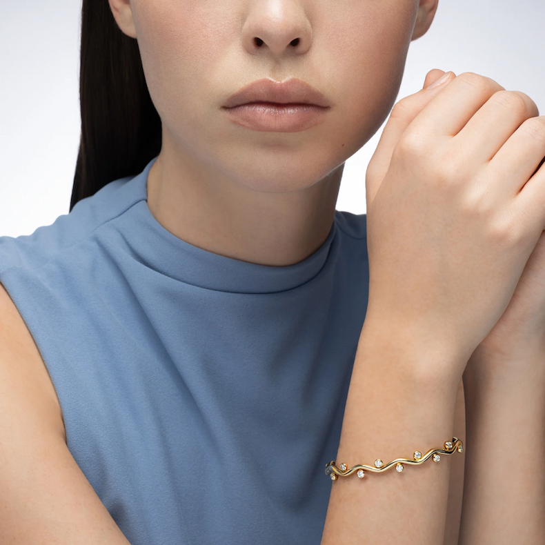 Riva Wavy Diamond Bangle