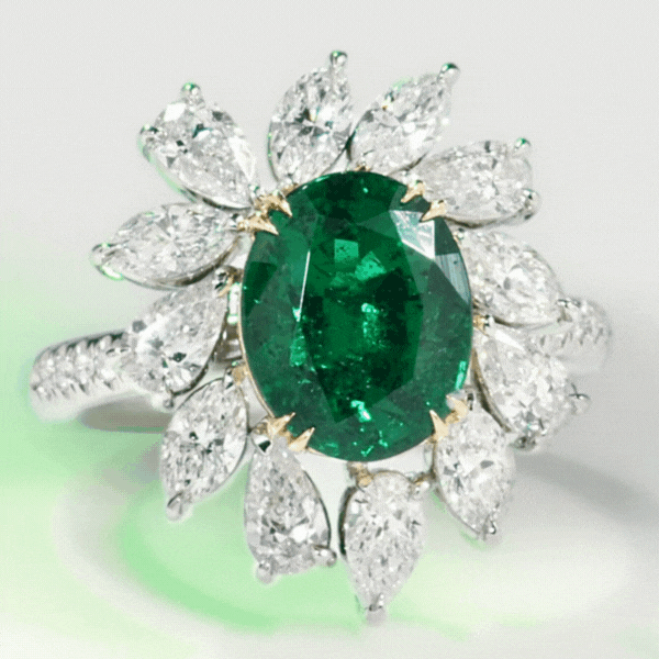 Grand Dahlia Emerald Ring