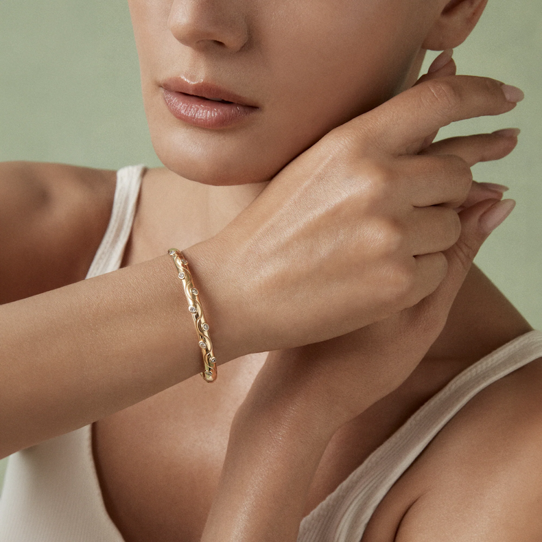 Riva Crest Diamond Bangle