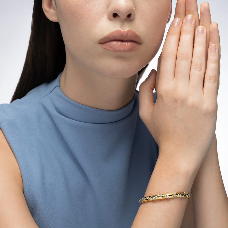 Riva Crest Diamond Bangle