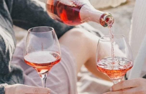 O'Briens Wine Save up to 25% – Selected Bottles on Sale 2 Keep the Rosé Flowing Banner