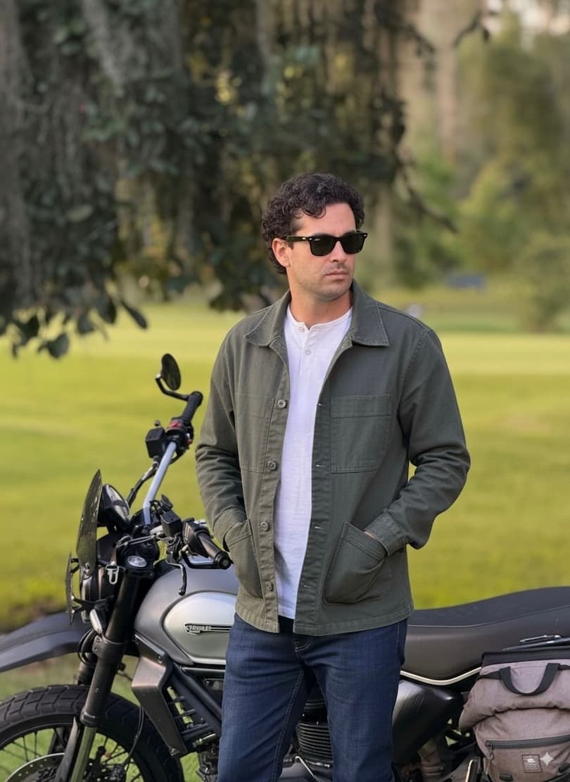 Hombre con Chaqueta Obrera verde Luck and Load