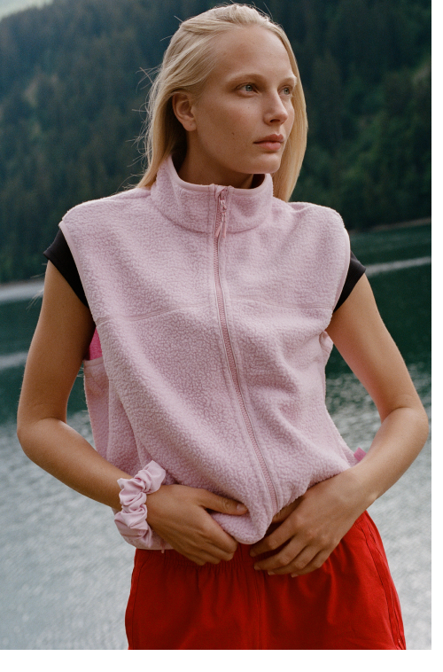 Shop Chapelle Vest in Bisou
