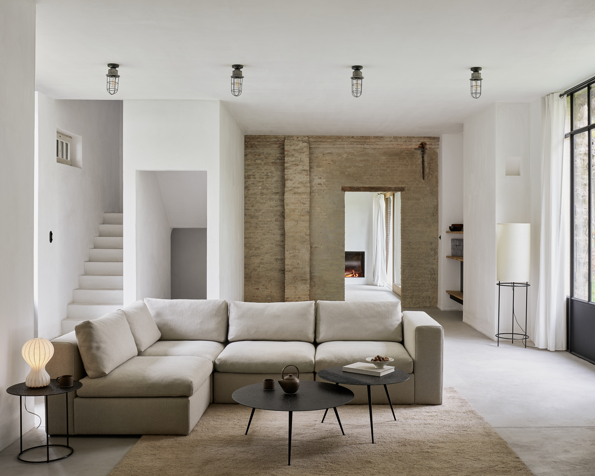 Modern Classic Sofa | Ethnicraft Mellow