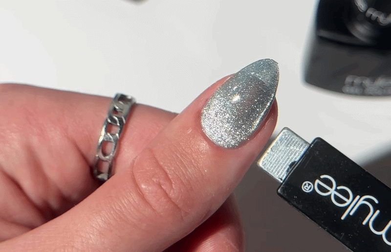 here is how to create the cat eye effect