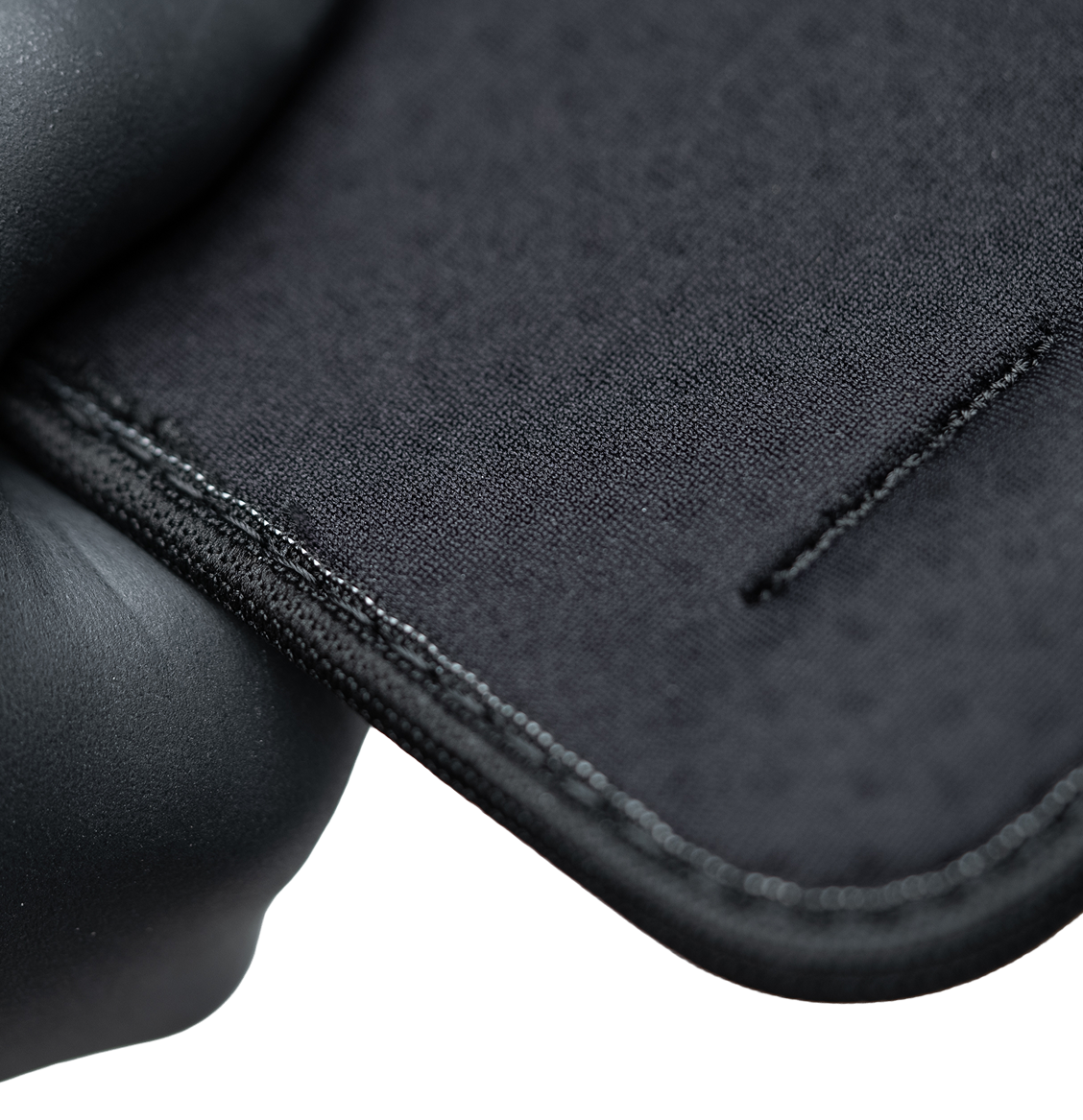 Explore the holsters with and without sweeat-wicking backers from Alien Gera Holsters