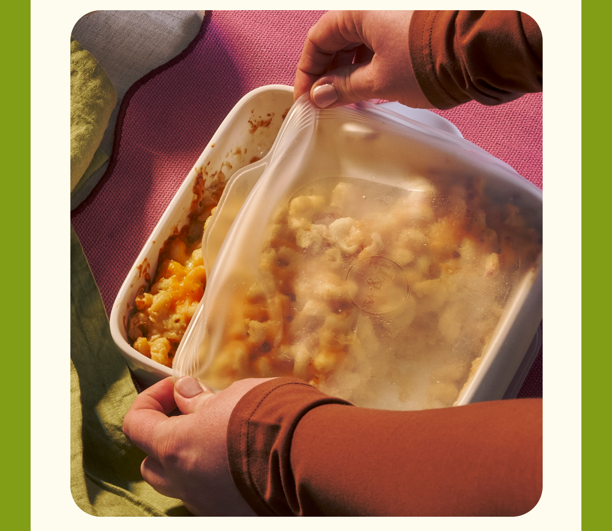 Macaroni with stretch lid 