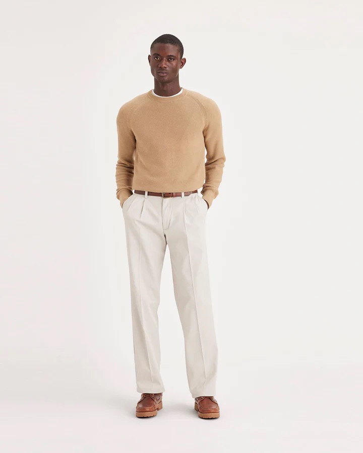 Easy Khakis, Pleated, Classic Fit