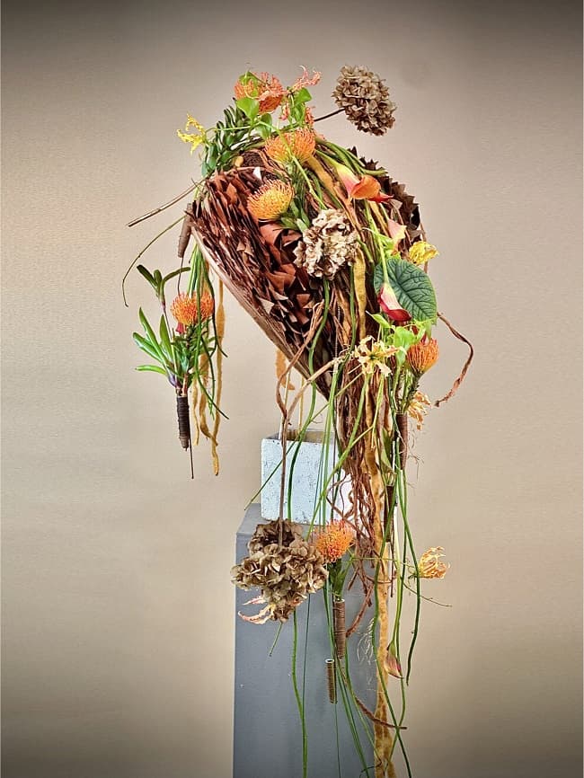 Gregor Lersch creates a floral design in his studio in Germany.