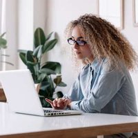 Your Work Set-Up Is Shaping Your Behavior In Ways You Don't Expect