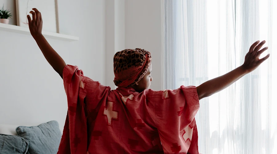 4 Habits To Add To Your Morning Routine, From An mbg Functional Nutrition Training Alum