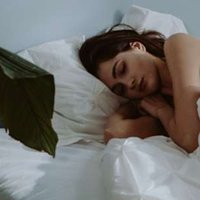 6 Easy Nightly Habits That Will Get You Ready For Bed In Minutes