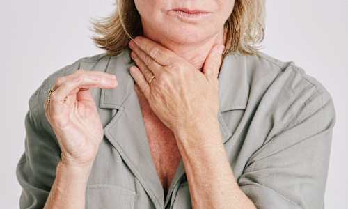 Research Just Linked Larger Breast Size To These 4 Conditions