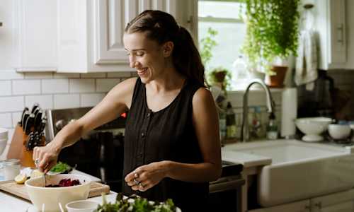 This Simple Way Of Eating Was Linked To 30% Lower Dementia Risk