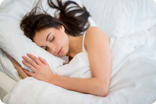 Women sleeping on her side