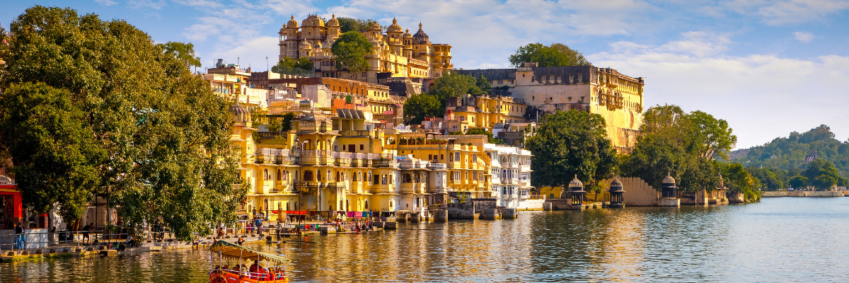 India Rajasthan – Grand Palace & Historic Fort Stays