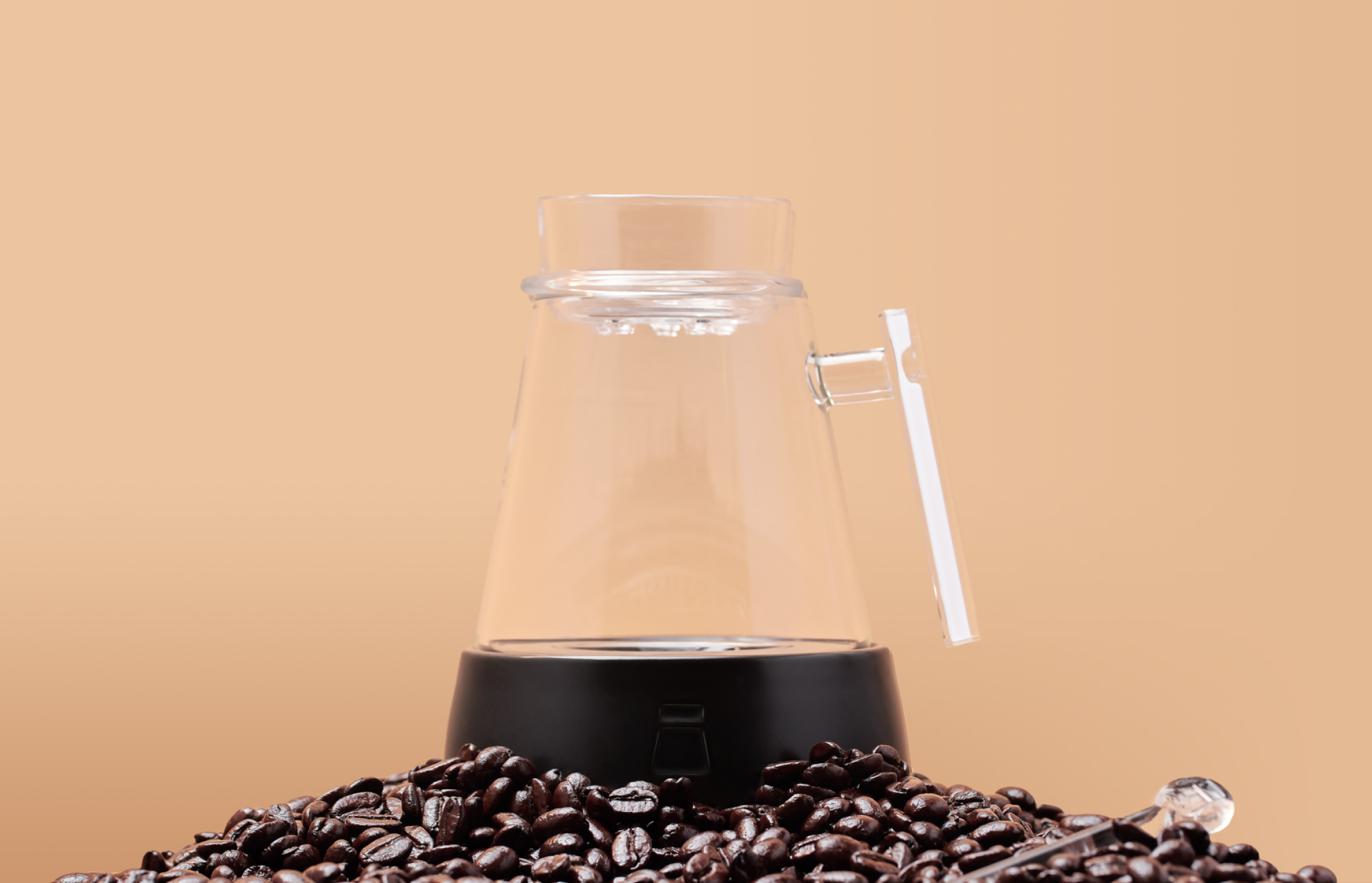 Preparación de café de filtro con la cafetera de vidrio Pure Over