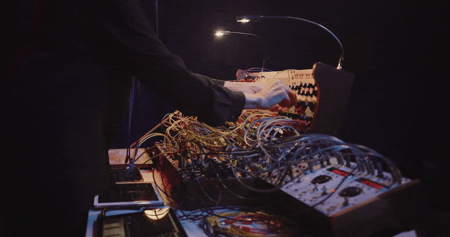 Suzanne Ciani On Modular Synthesis & The Buchla 200e