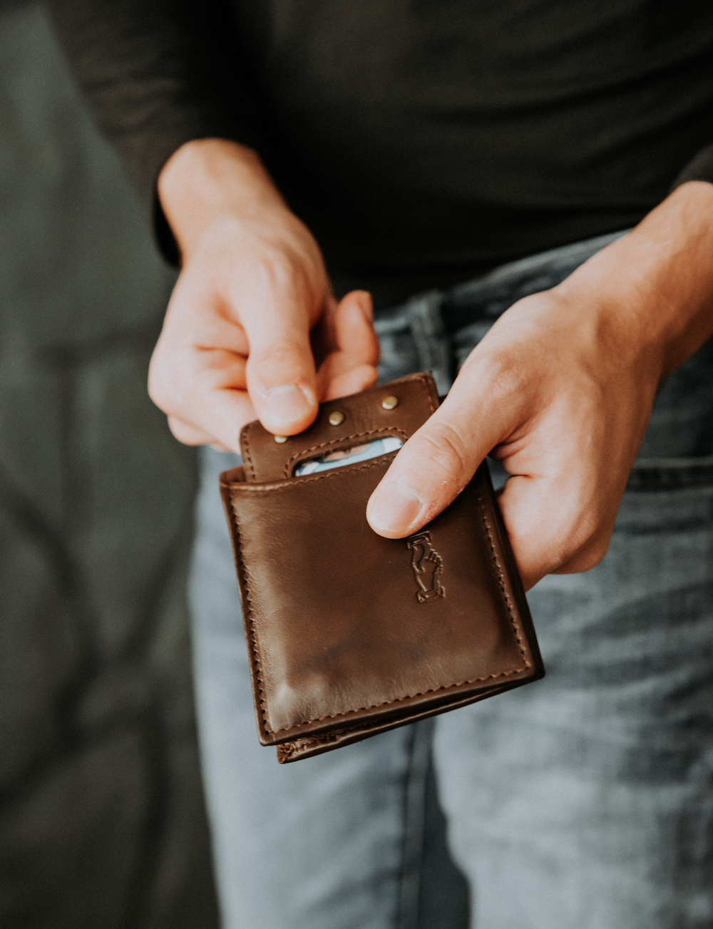Mission Mercantile Benjamin Leather Bifold w/ Front Pocket Wallet