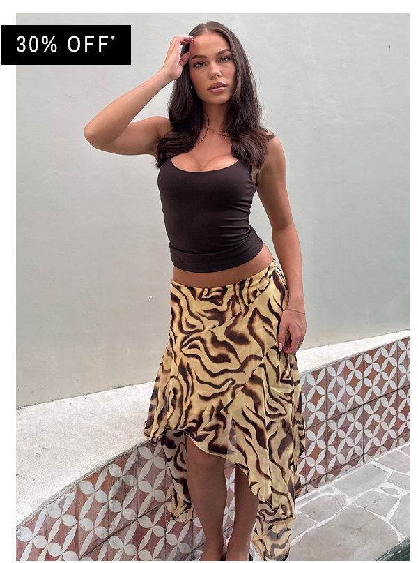@_milliross Kia Low Rise Asymmetrical Midi Skirt - Laguna Print