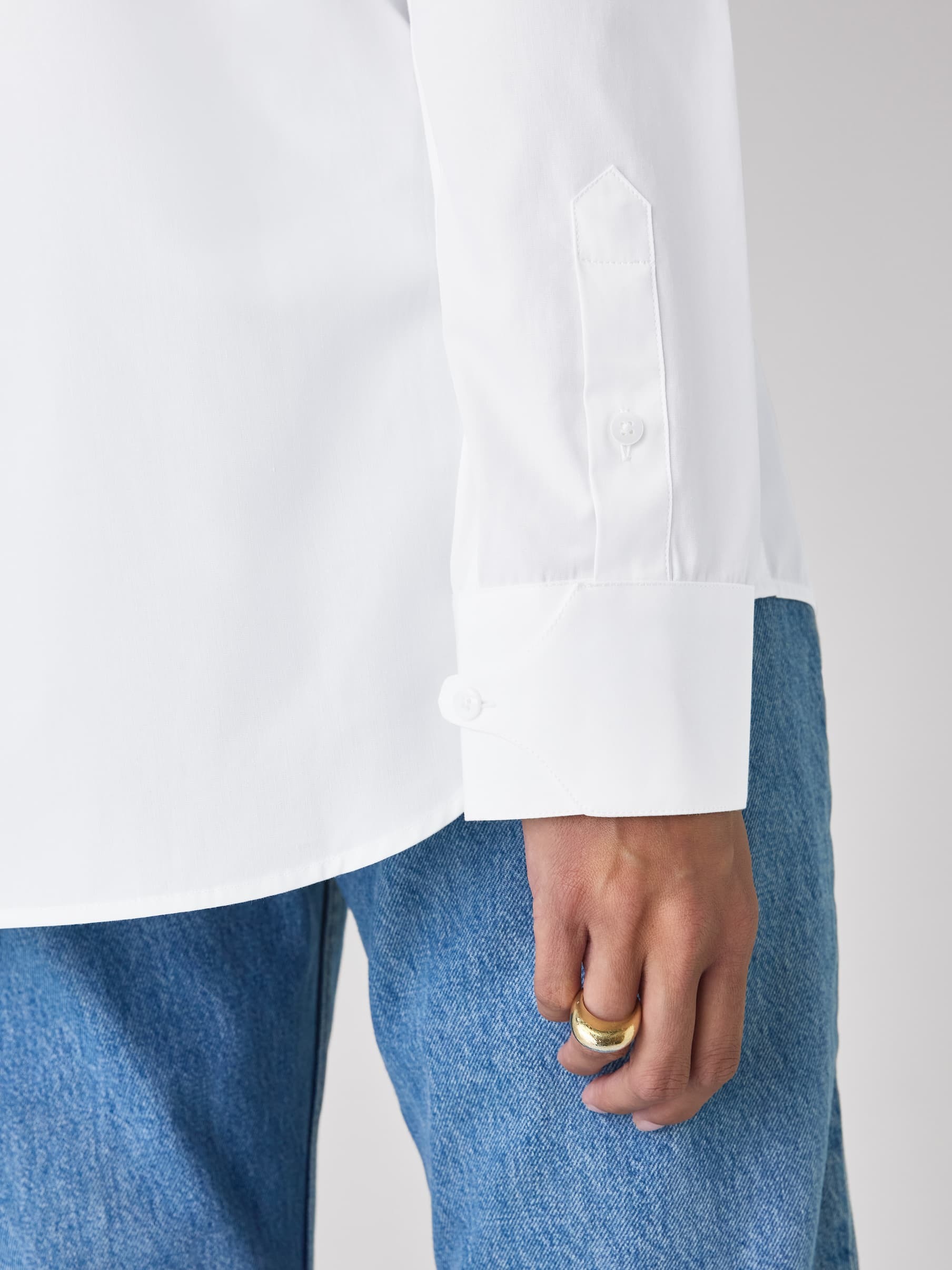 The Dress Shirt Curved Bib: Poplin, White