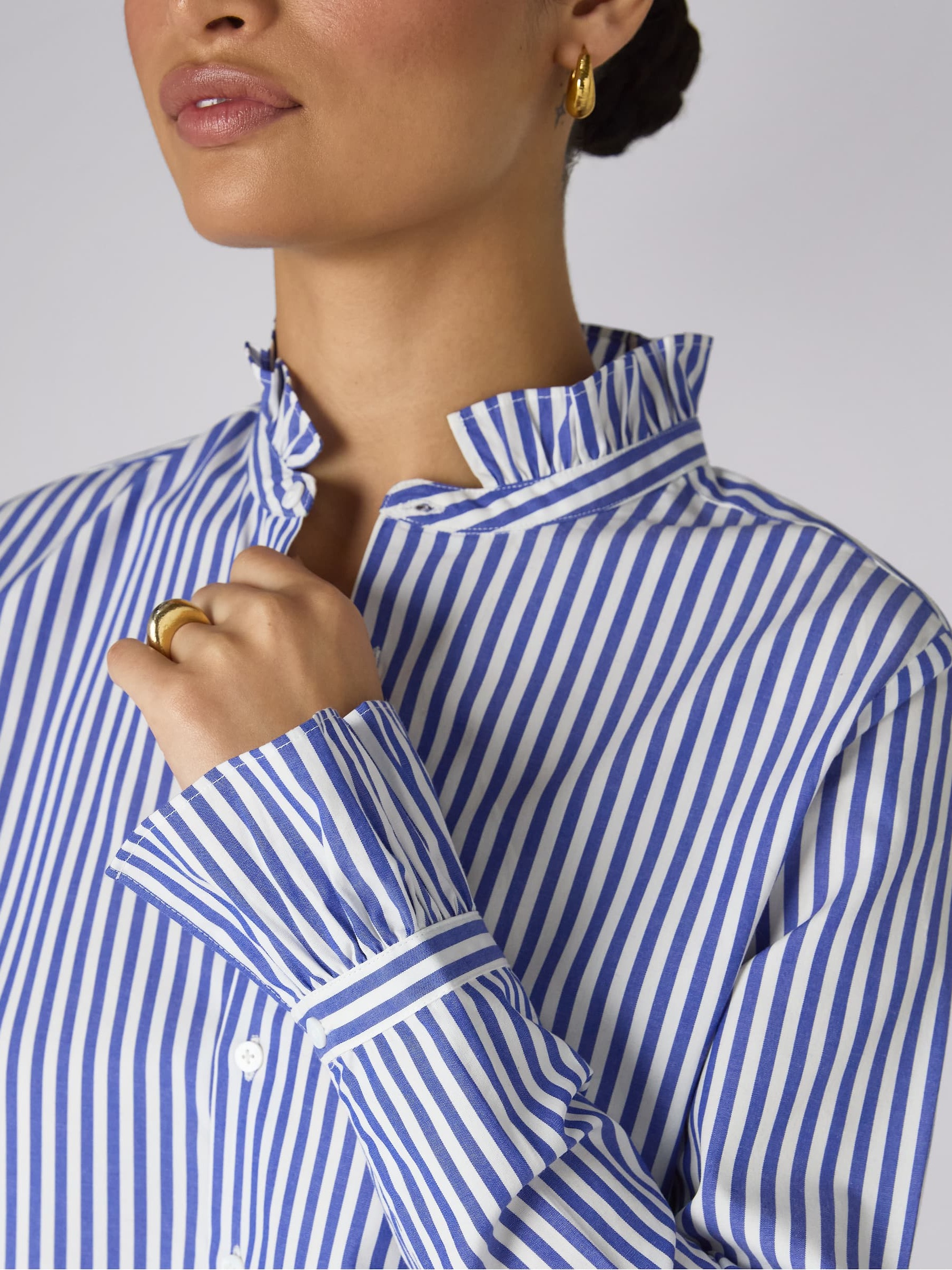 Kew Blouse: Fine Poplin, Royal Blue Stripe.