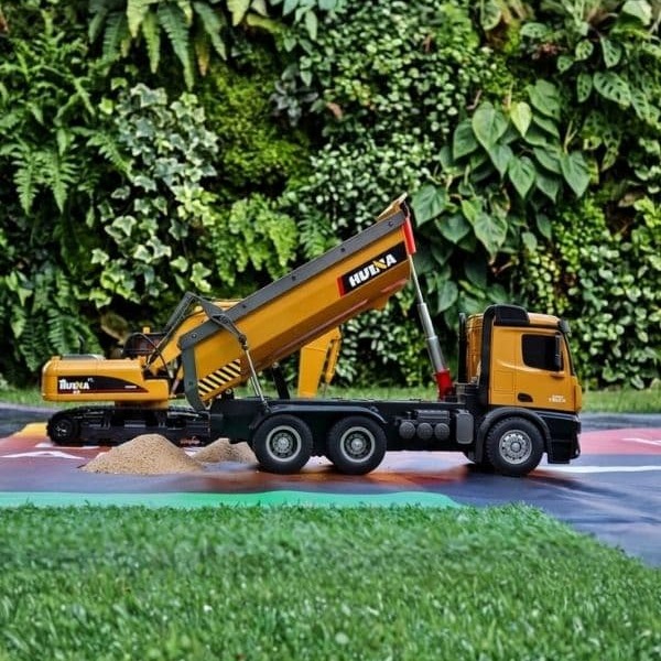 Play Date - RC Construction Adventure