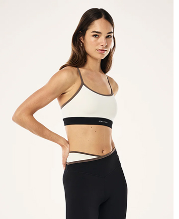 SIGNATURE SPORTS BRA IN WHISPER WHITE & WALNUT
