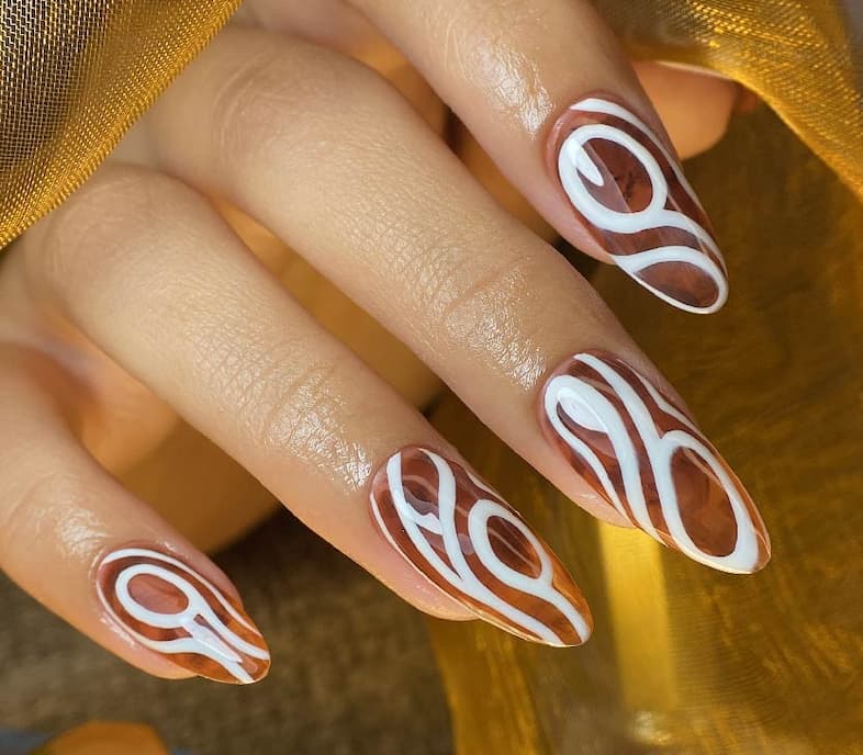 Maple & Mocha LAVIS C06-03 on nails
