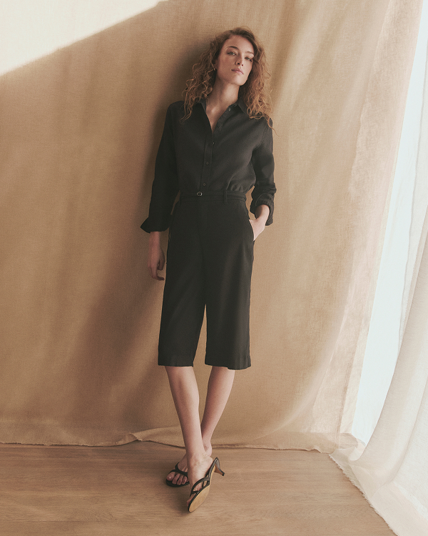 Image | The Must-Have Shirt in Linen | Black