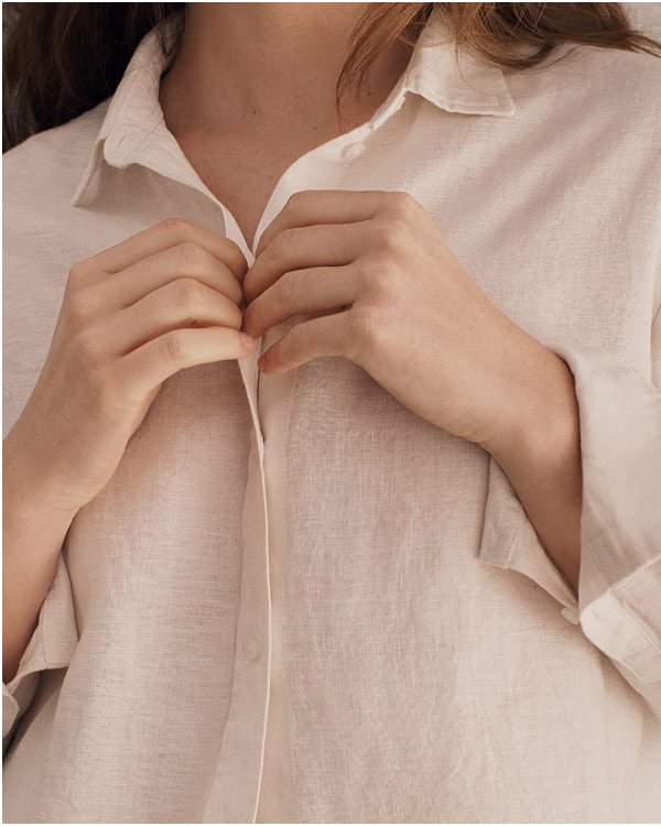 [Image]The Must-Have Shirt in Linen | Natural Chambray