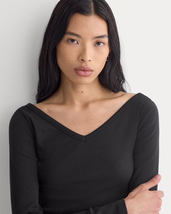 Image | Model in RetroSoft Cotton Wide V-Neck Top | Black