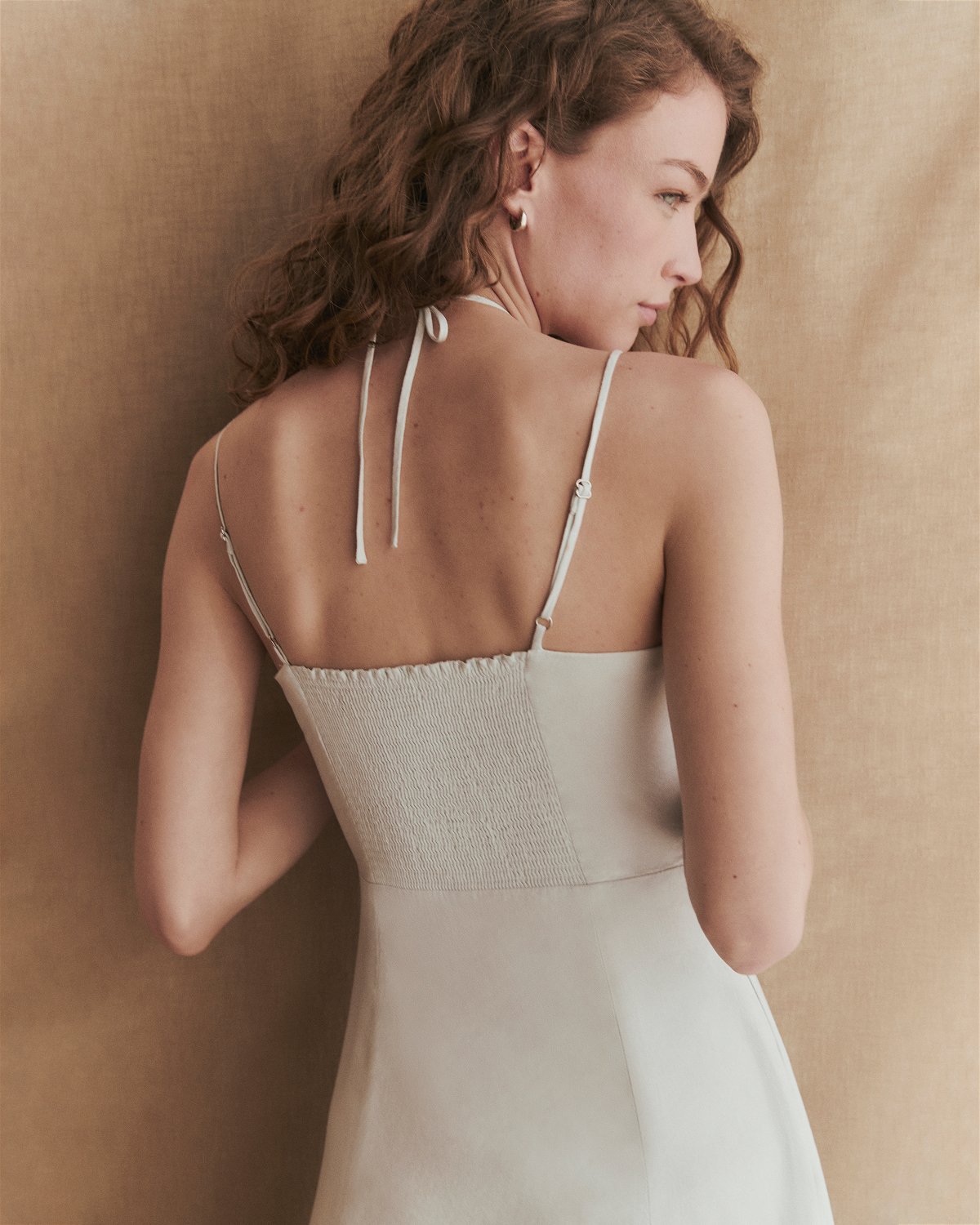 Image | Model in Tie-Neck Dress in Stretch Linen | Skywriting