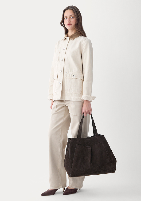 Image | Model in Studio Market Tote | Sycamore