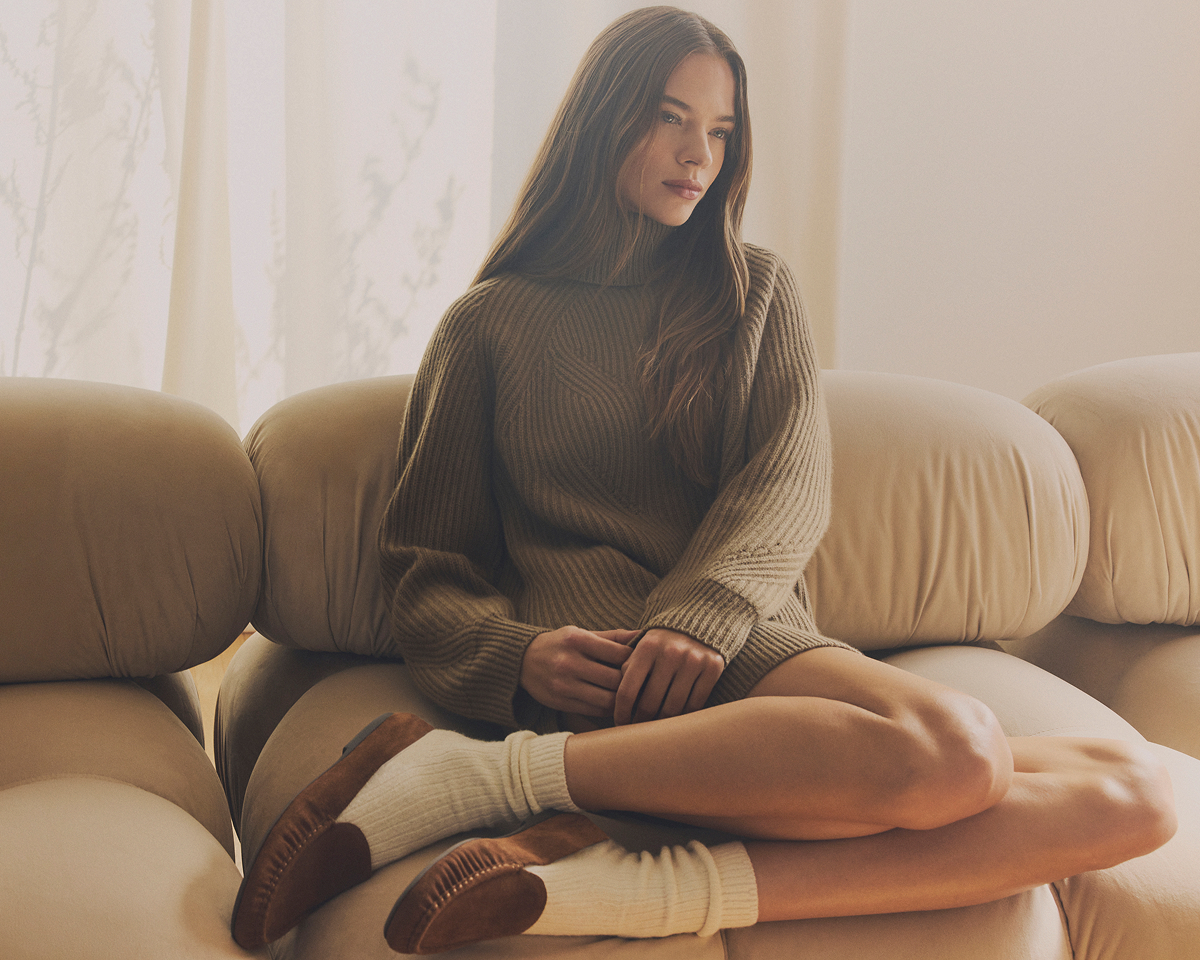Image | Model in Cocoon Turtleneck in Wool Cashmere | Toast