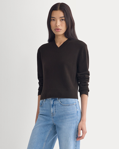 Image | Model in Cashmere Cropped High-V Sweater | Coffee Bean