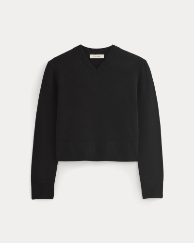 Image | Cashmere High V Boyfriend Sweater | Black